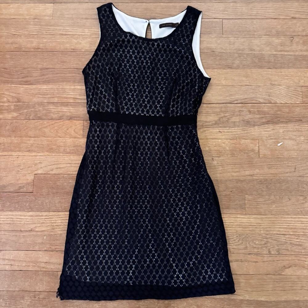 Black & White Knee Length Lattice Lace Overlay Sleeveless Dress - Size 8
b68